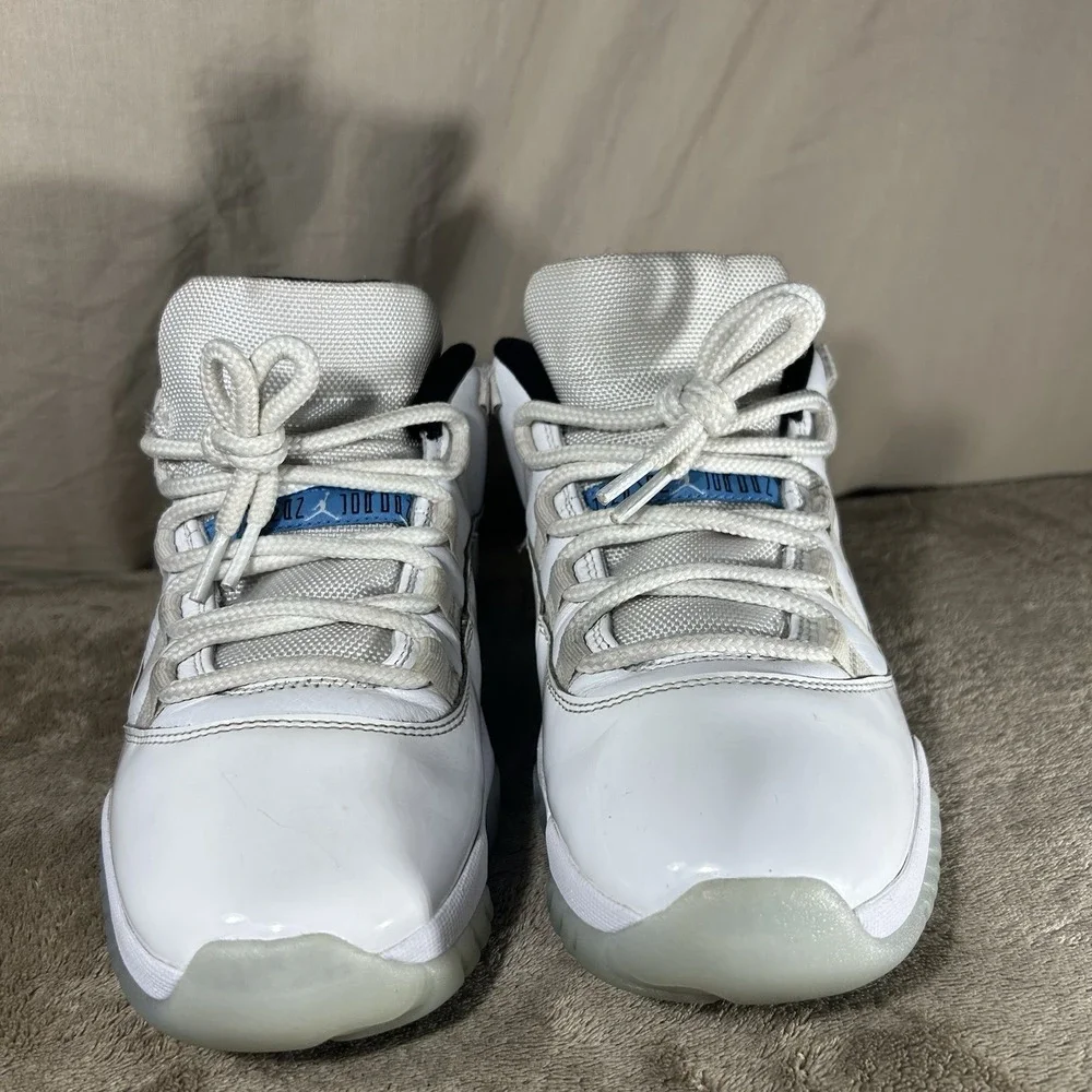 Nike Air Jordan 11 Retro Low Legend Blue Size 8 White AV2187-117 2021 Release
